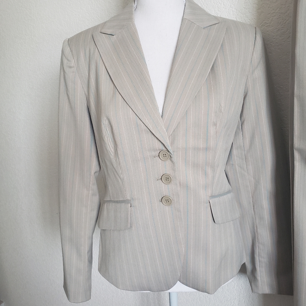 Vintage Pinstriped Pantsuit Size 6 - Picture 2 of 8